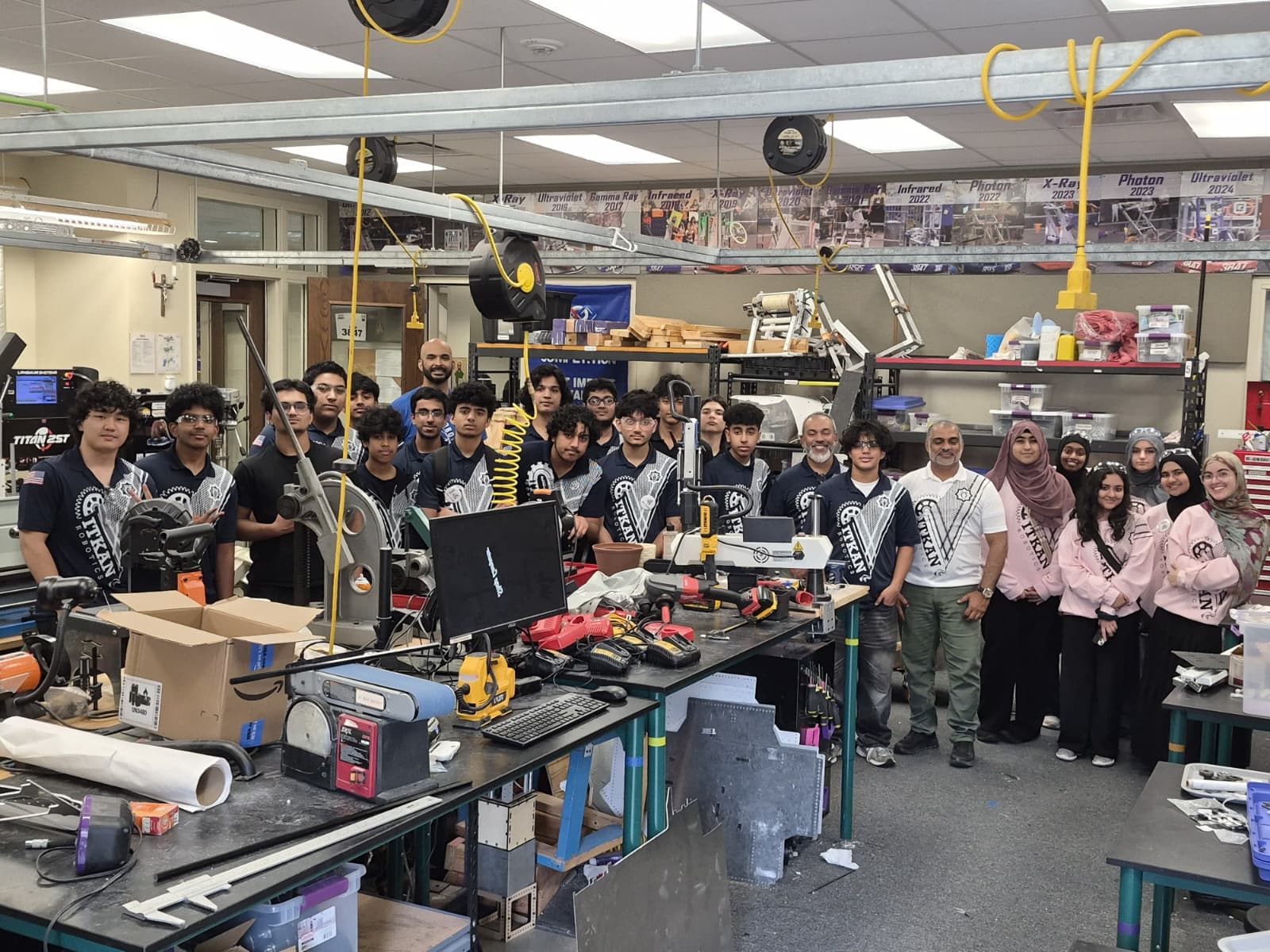 ITKAN Robotics 9128 and ITKAN Girls 10340 members gathered together in the ITKAN Innovation Hub workshop ahead of TRI